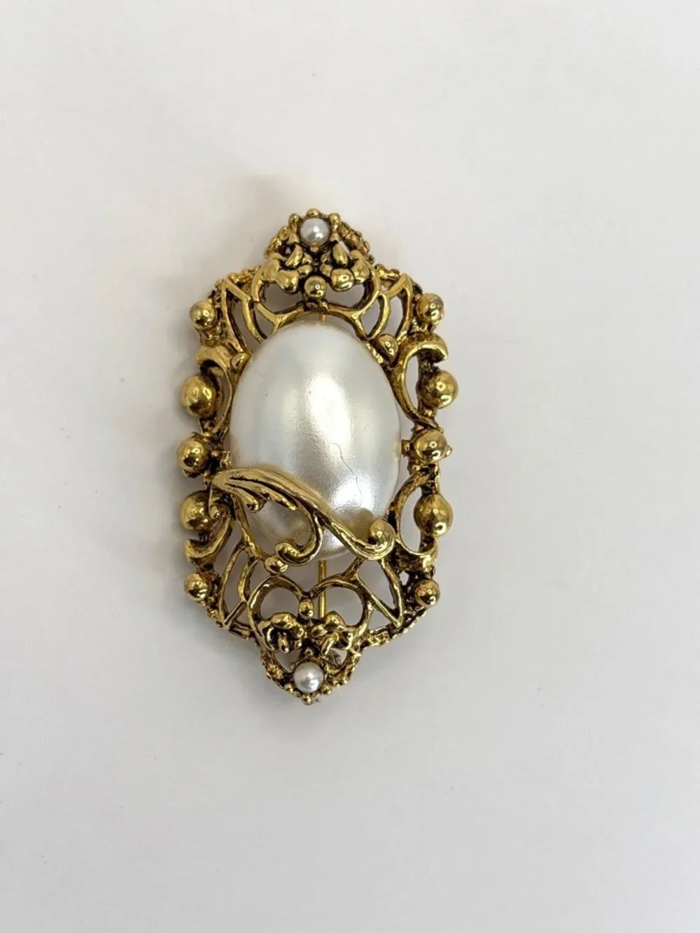 Vintage Gold Tone Victorian Style Faux Pearl Brooch Pin